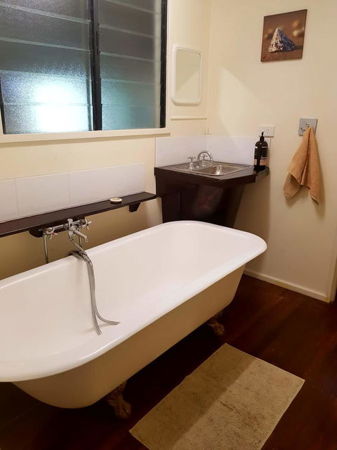 Arcadia Beach Guest House And Car Hire - Flights 27