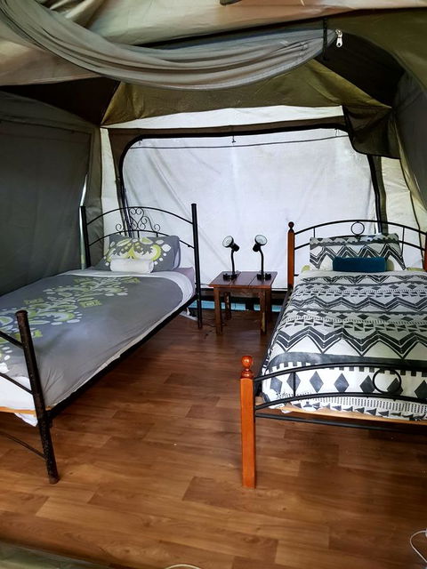 Arcadia Beach Guest House And Car Hire - Flights 42
