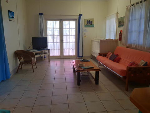 Arcadia Beach Guest House And Car Hire - Flights 30
