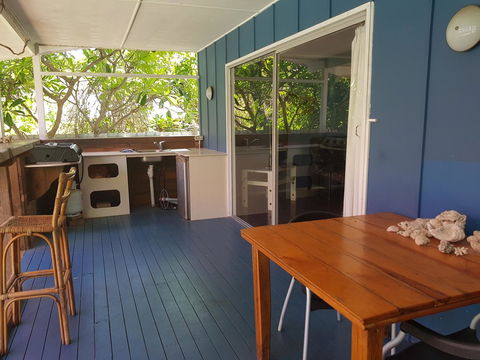 Arcadia Beach Guest House And Car Hire - Flights 16