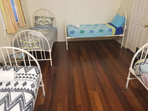 Arcadia Beach Guest House And Car Hire - Flights 18