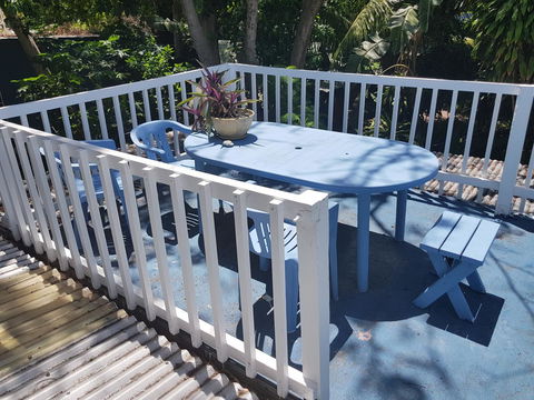 Arcadia Beach Guest House And Car Hire - Flights 21