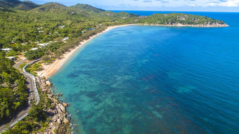 Arcadia Beach Guest House And Car Hire - Flights 7