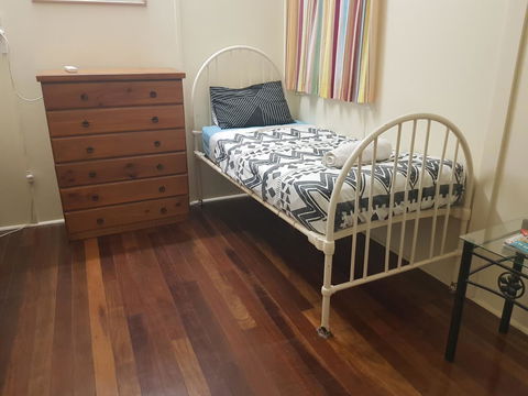 Arcadia Beach Guest House And Car Hire - Flights 9