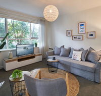 1 Bedroom Apt With Parking Stroll to Elwood Beach - Flights