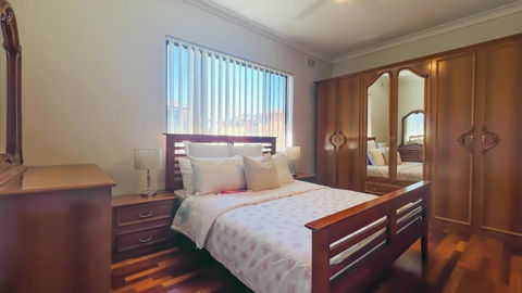 Carlton 3 Beds Unit - Free Parking - Flights 3
