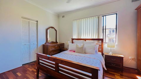 Carlton 3 Beds Unit - Free Parking - Flights 2