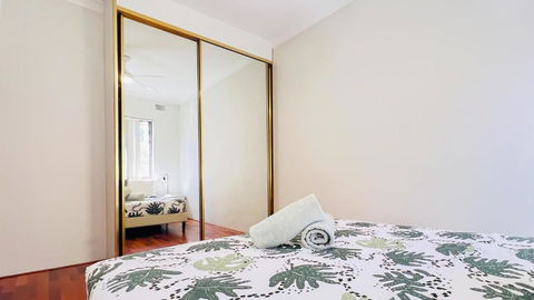 Carlton 3 Beds Unit - Free Parking - Flights 1