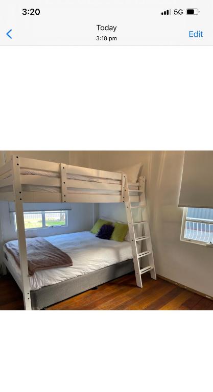 D103 Lemon Tree House - Flights 2