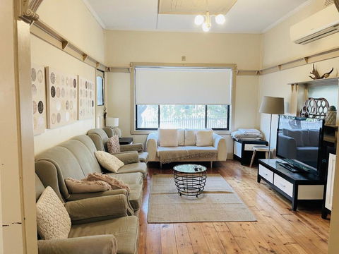 D103 Lemon Tree House - Flights 4