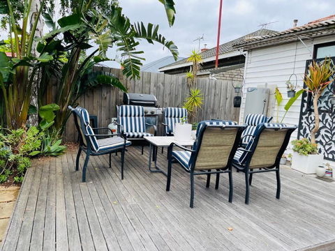 D103 Lemon Tree House - Flights 1