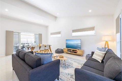 Daze On Dowling 25b Dowling Street WiFi, Air Conditioning 700 Metres To The Water - Flights 3