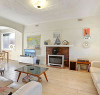 4 MONTROSE AVE - retro home in the heart of town - Flights