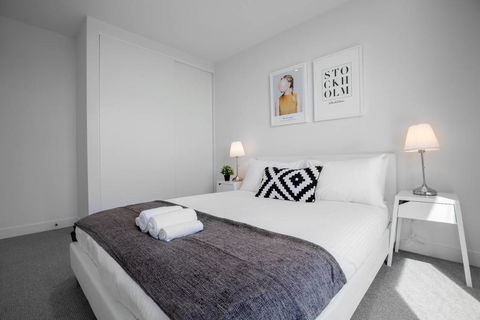 61, Boutique One-bedroom, Boxhill Central, Mall - Flights 3