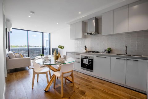 61, Boutique One-bedroom, Boxhill Central, Mall - Flights 1