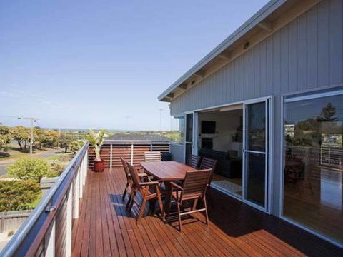 A Beautiful Beach House Torquay - Flights 0