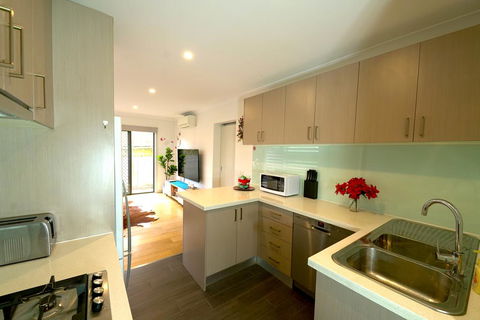 A Cozy 3BRM House At Doncaster - Flights 1