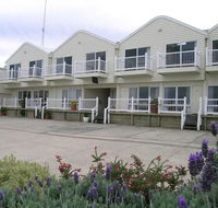 A Great Ocean View Motel - Flights