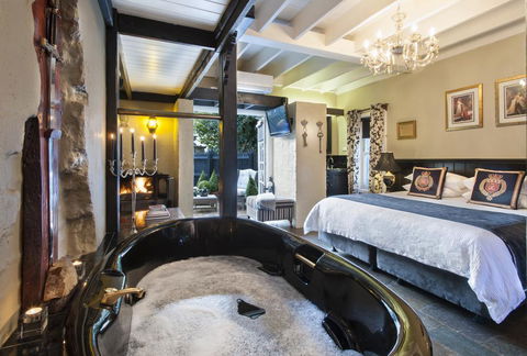 A Loft In The Mill Boutique Accommodation - Flights 3