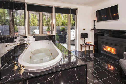 A Loft In The Mill Boutique Accommodation - Flights 1