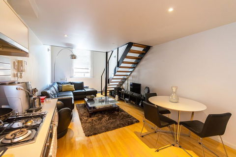 A NY Style Loft In Melbourne CBD - Flights 0