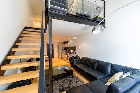 A NY Style Loft In Melbourne CBD - Flights 2