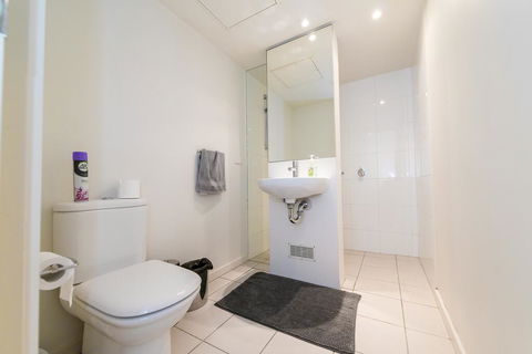 A NY Style Loft In Melbourne CBD - Flights 3