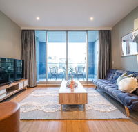 Above The Square on Hindmarsh-Pool - Gym - Carpark - Flights