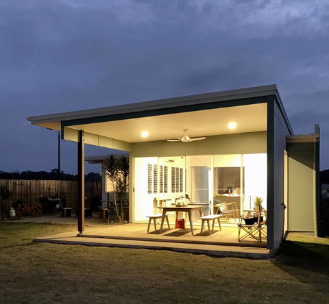 Absolute Beachfront & Secluded New Home - Flights 1