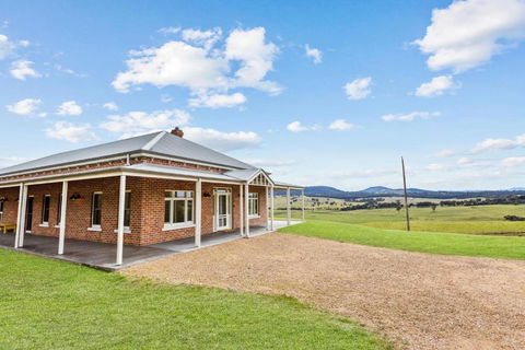 Ellaswood Homestead - Flights 3