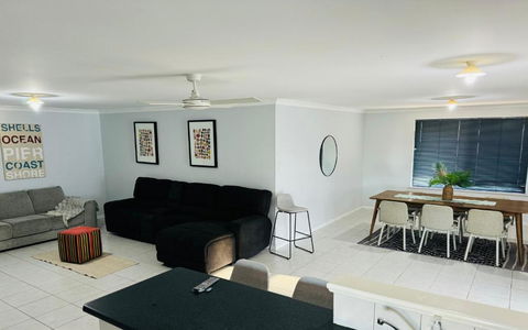 Executive Escape 4 Bedroom Home - Flights 3