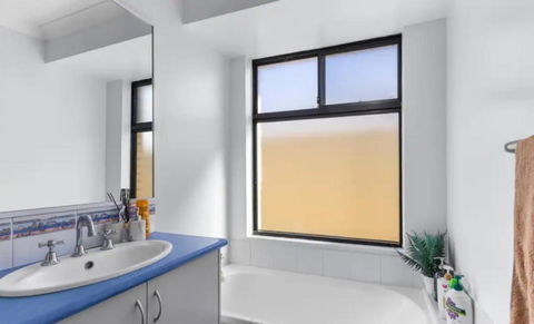 Executive Escape 4 Bedroom Home - Flights 4