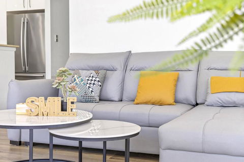 Fabulous 2B Apt Waterloo - Flights 1
