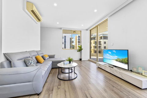Fabulous 2B Apt Waterloo - Flights 2