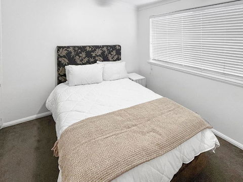 H2O Holiday Apartments - Unit 10 - Flights 3