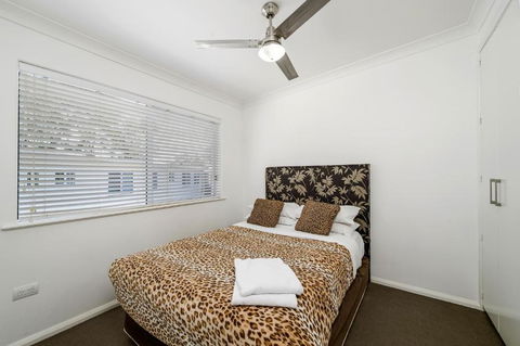 H2O Holiday Apartments Unit 5 - Flights 4