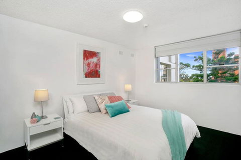 HARIS - Modern 2BR Apartment With Views - Flights 2