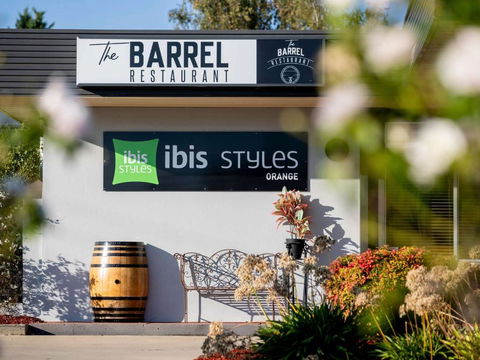 Ibis Styles Orange - Flights 1