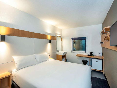 Ibis Budget - Enfield - Flights 3