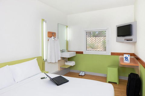 Ibis Budget - Melbourne Airport - Flights 0