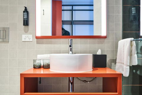 Ibis Styles Melbourne Airport - Flights 1