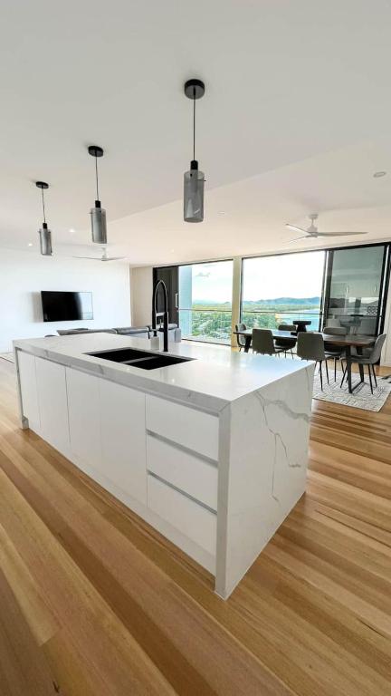 Incredible Views, Open Spaces, Holiday Villa Townsville - Flights 1
