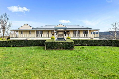 IRONBARK FARM Farmhouse On 52 Acres In The Scenic Yarra Valley - Flights 0