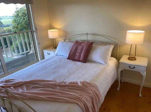 IRONBARK FARM Farmhouse On 52 Acres In The Scenic Yarra Valley - Flights 3