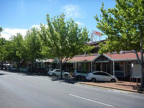 Adelaide Travellers Inn Backpackers Hostel - Flights 0