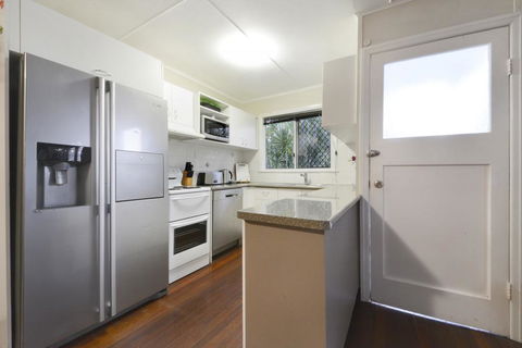 Airlie Getaway - Airlie Beach - Flights 2