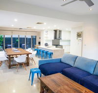Alexandra Headland Luxury Townhouse - Flights