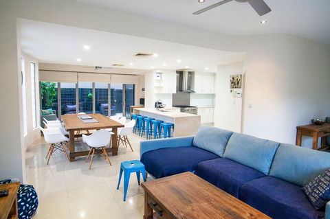 Alexandra Headland Luxury Townhouse - Flights 0