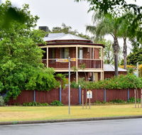 Anchorage Guest House and Self-contained Accommodation - Flights