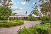 Book Crows Nest Accommodation Vacations Flights Flights